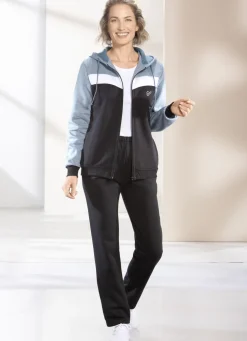 Freizeitanzug mit Kapuze