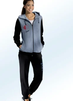 Freizeitanzug mit Kapuze