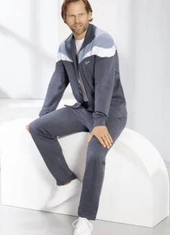 Freizeitanzug mit Seitentaschen