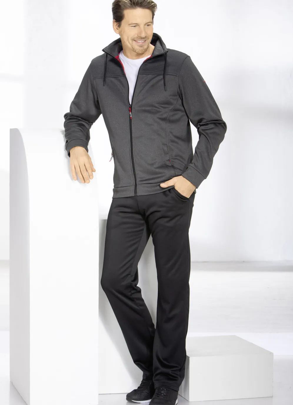 Freizeitanzug von „LPO“