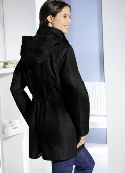 Funktionsjacke mit abnehmbarer Kapuze