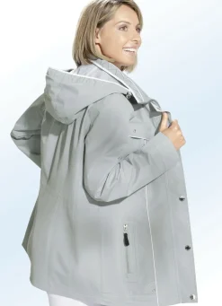 Funktionsjacke mit abnehmbarer Kapuze