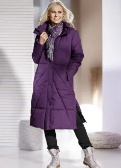 Funktionsmantel mit verstaubarer Kapuze