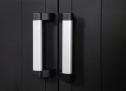 Geräteschrank Garage mit Holzlamellen-Effekt