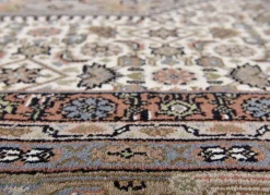 Handgeknüpfte Brücken, Teppiche und Galerien aus 100% Schurwolle