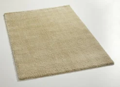 Handgetuftete Brücken und Teppiche mit dichtem Flor