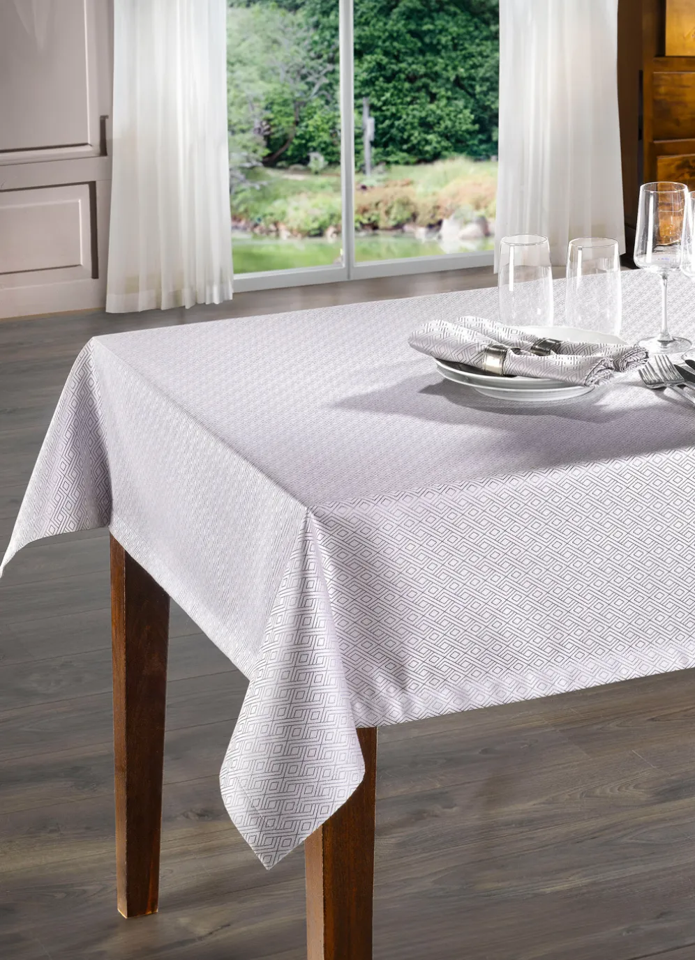 Hochwertige Damast-Tischdekoration