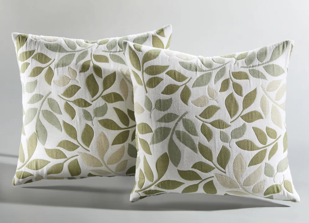 Hochwertige Tagesdecke mit Bandeinfassung