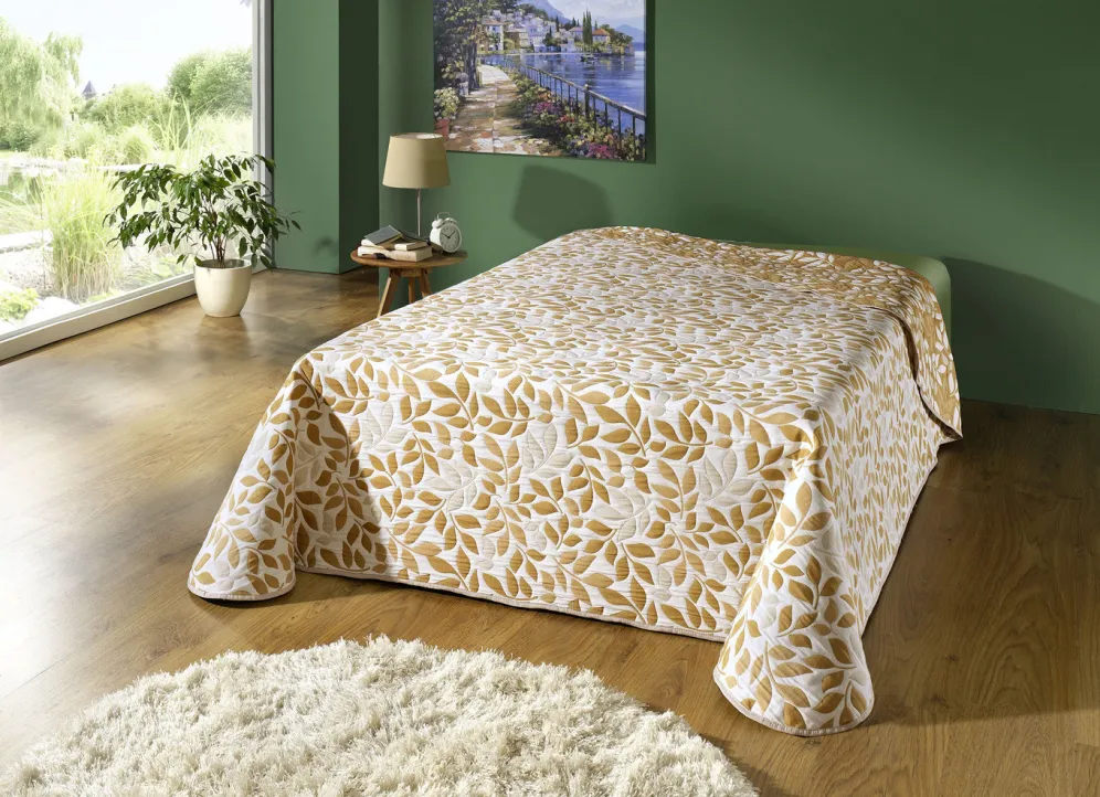 Hochwertige Tagesdecke mit Bandeinfassung