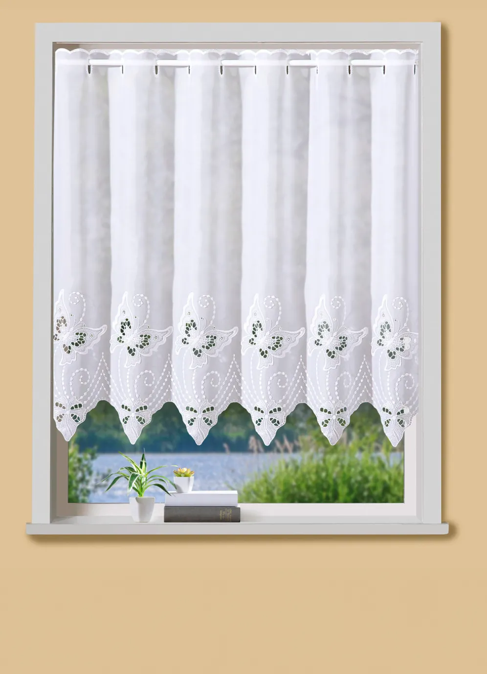 Hochwertiger Kurzstore mit Plauener Stickerei