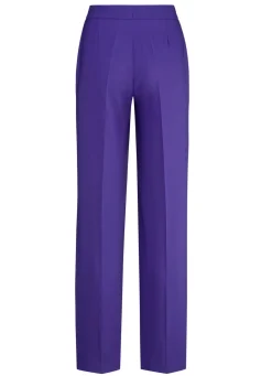 Hose in bequemer Weite