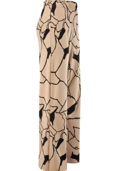 Hose in bequemer Weite