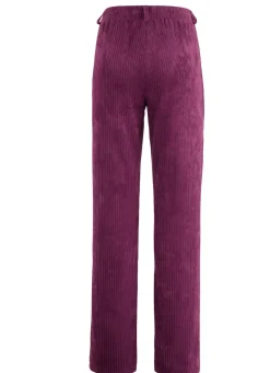 Hose in modischer Weite