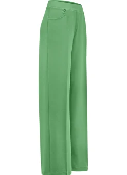 Hose in modischer Weite