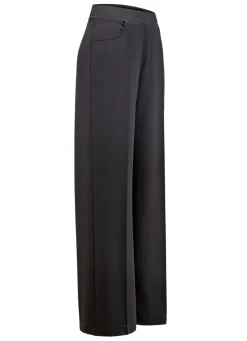 Hose in modischer Weite