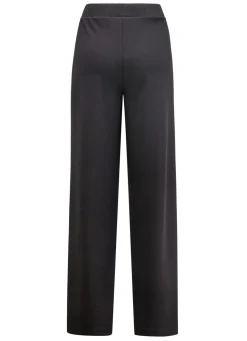 Hose in modischer Weite