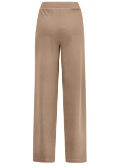 Hose in modischer Weite