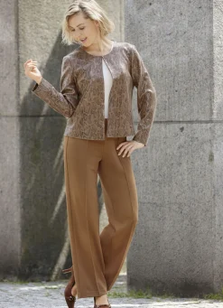 Hose in modischer Weite