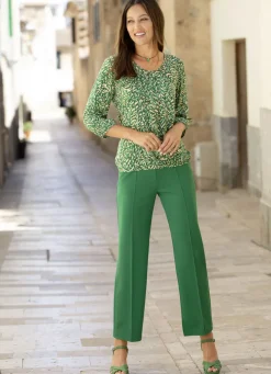 Hose in modischer Weite