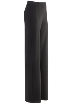 Hose in modischer Weite