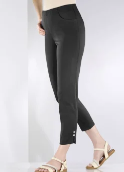 Hose mit dekorativen Zierknöpfen