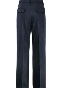 Hose mit rückwärtigen Dehnbundeinsätzen