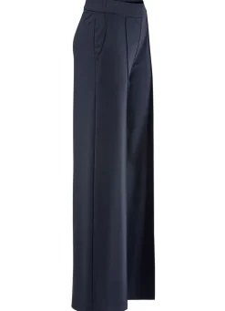 Hose mit streckenden Biesen