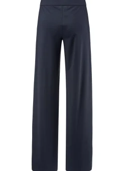 Hose mit streckenden Biesen