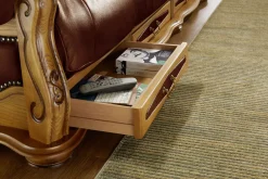 Italienische Polstermöbel mit Bezug aus echtem Leder