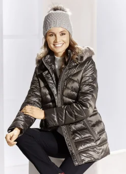 Jacke mit abnehmbarer Kapuze