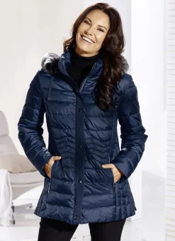 Jacke mit abnehmbarer Kapuze