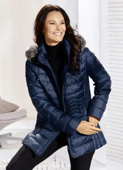 Jacke mit abnehmbarer Kapuze