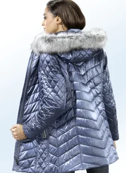 Jacke mit abnehmbarer Kapuze