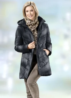 Jacke mit abnehmbarer Kapuze