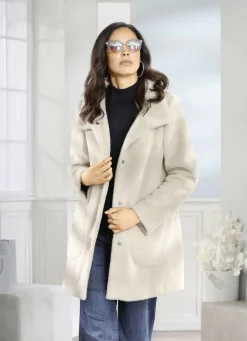 Jacke mit aparter Kragenlösung