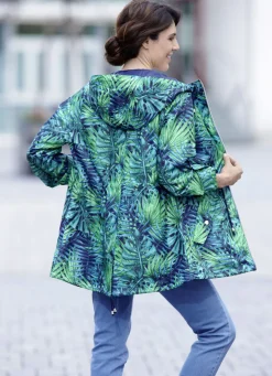 Jacke mit fester Kapuze