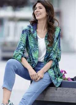 Jacke mit fester Kapuze