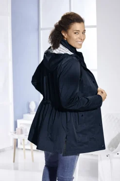 Jacke mit Schub- und Reißverschlusstaschen