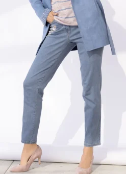 Jeans mit floraler Stickerei
