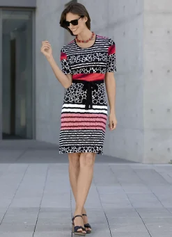 Kleid mit Bindegürtel