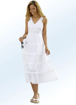 Kleid mit effektvoller Häkelborte