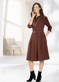 Kleid mit Gürtel