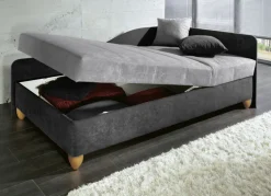 Komfort-Studioliege auf massiven Holzfüßen