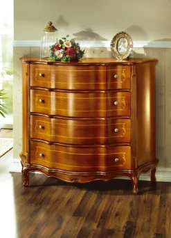 Kommode mit Schubladen