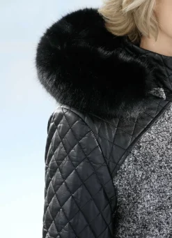 Kurzmantel im angesagten Materialmix