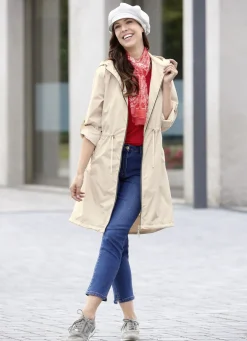 Kurzmantel mit fester Kapuze