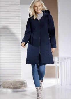 Kurzmantel mit fester Kapuze