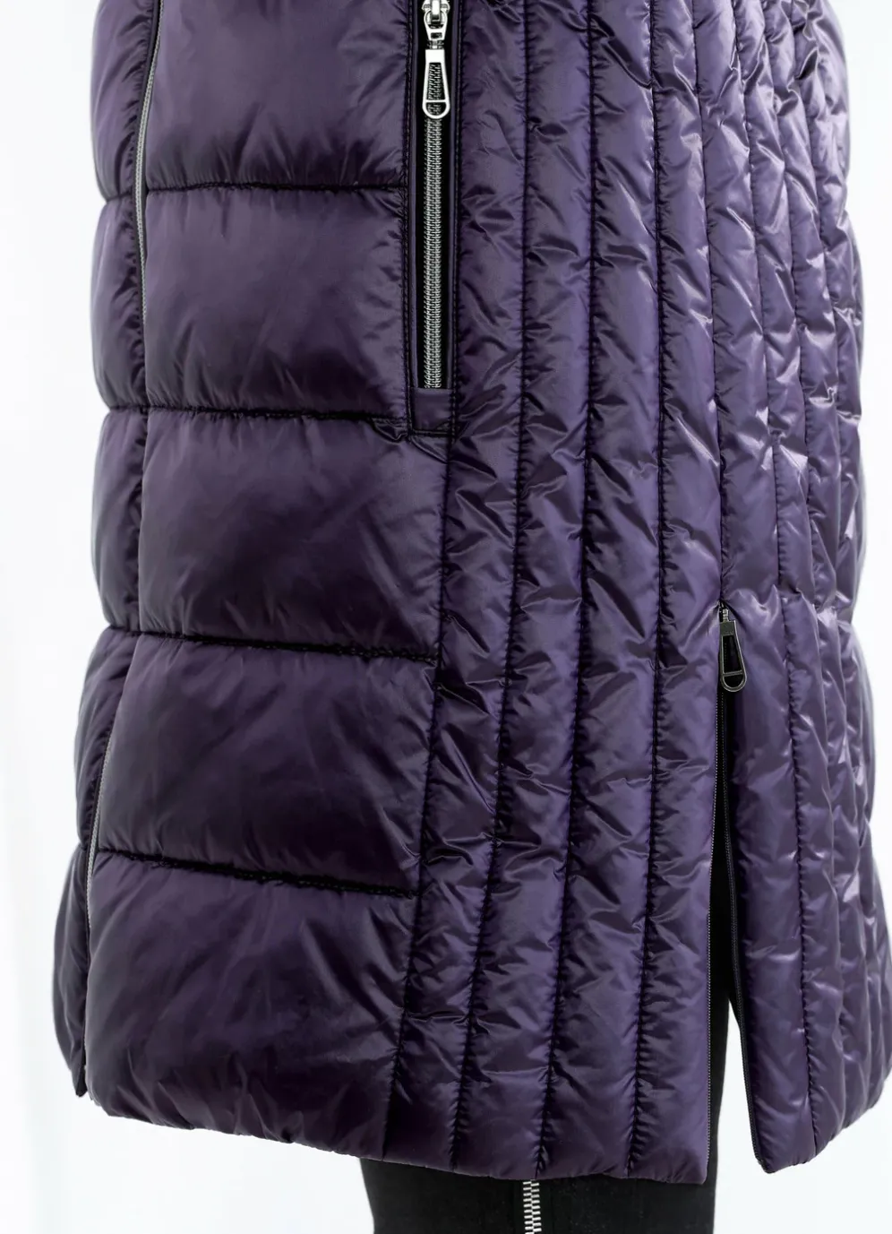 Kurzmantel mit Längssteppung seitlich