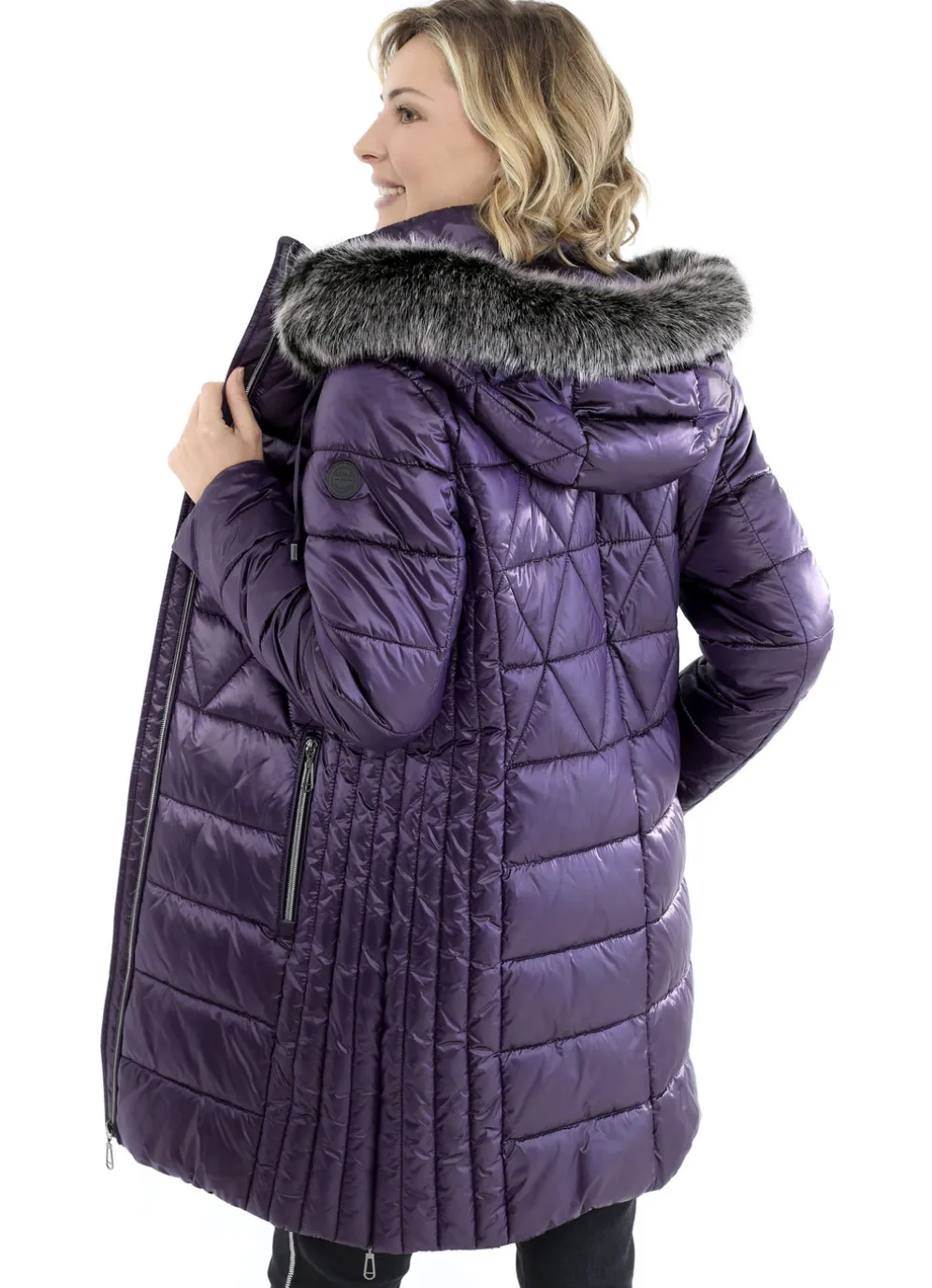 Kurzmantel mit Längssteppung seitlich