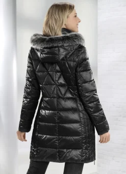 Kurzmantel mit Längssteppung seitlich